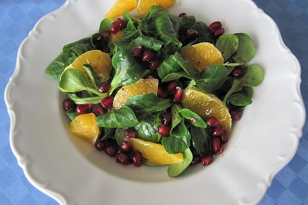 Lamb`s Lettuce with Pomegranate Seeds, Oranges and Almonds in Pomegranate Vinegar Dressing