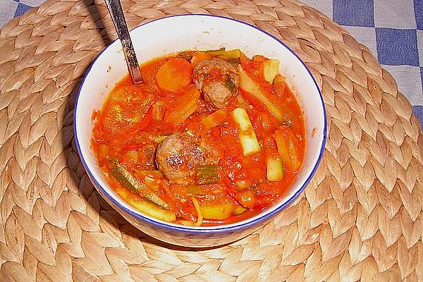 Lean Tomato and Vegetable Soup with Meatballs