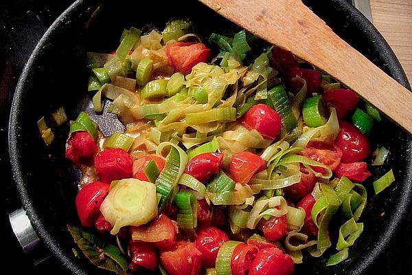 Leek Vegetables with Melted Tomatoes
