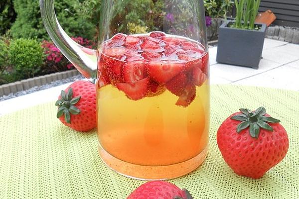 Lemon Sparkling Wine Cocktail with Strawberries