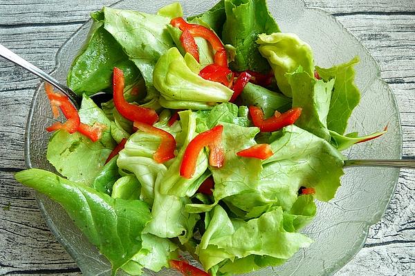 Lettuce with Red Pepper