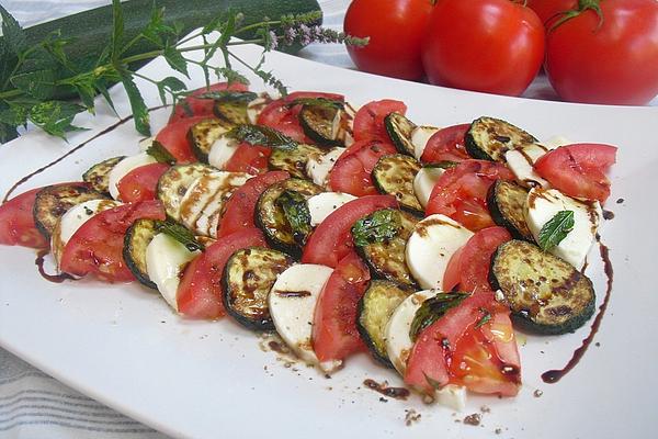 Light Zucchini – Tomato – Mozzarella Salad