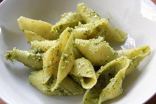 Lovage Pesto with Cashew Nuts