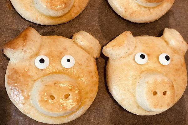 Lucky Pig Made from Quark and Oil Dough