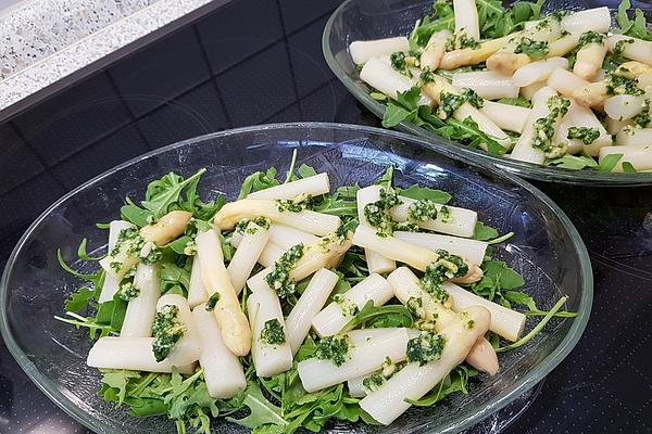 Lukewarm Asparagus Salad with Wild Garlic Pesto