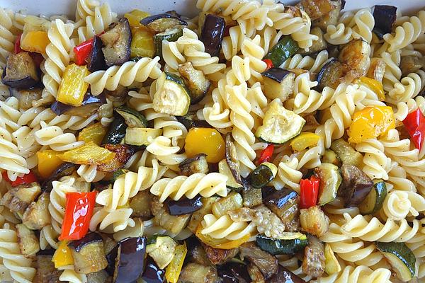 Lukewarm Pasta Salad with Baked Vegetables
