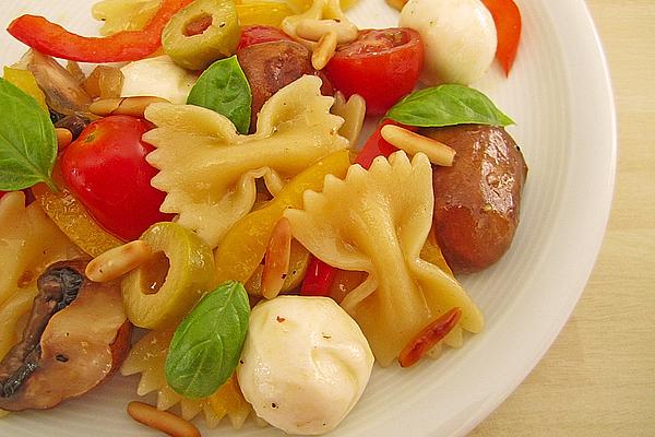 Lukewarm Pasta Salad with Mozzarella