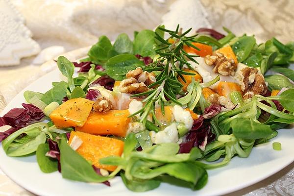 Lukewarm Winter Salad with Pumpkin and Goat Cheese
