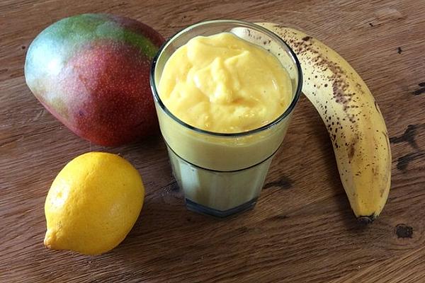 Mango Kefir Banana Smoothie