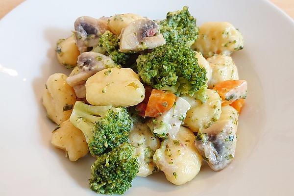 Marinas Gnocchi with Broccoli and Mushrooms