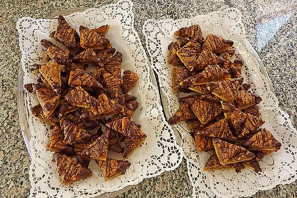 Marzipan – Nut Wedges