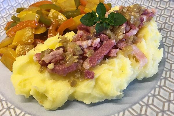 Kappes Teerdisch – Mashed Potatoes with Sauerkraut and Bacon