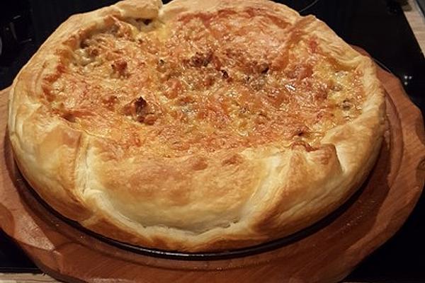 Minced Meat Cake with Puff Pastry