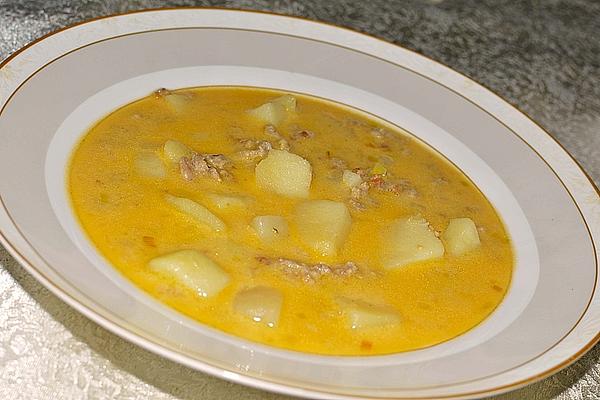 Minced Meat, Cheese and Leek Soup with Potatoes