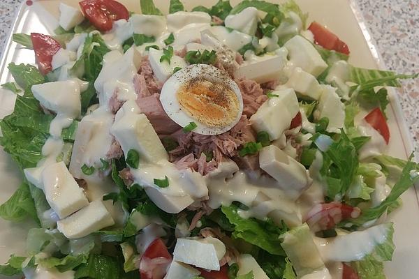 Mixed Salad with Eggs and Tuna