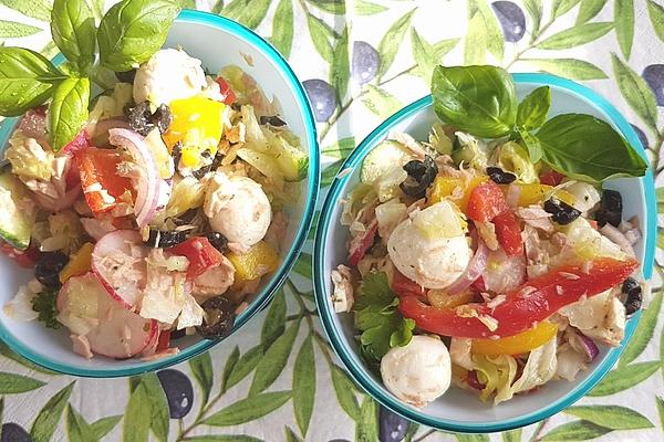 Mixed Salad with Tuna Dressing