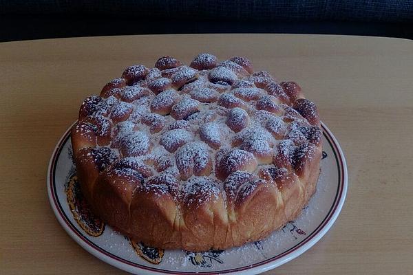 Nutella Pastries Made from Yeast Dough