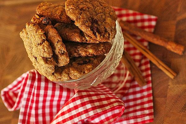 Oatmeal Biscuits with Cinnamon