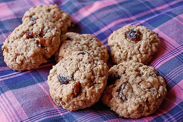 Oatmeal Cookies with Raisins and Ginger