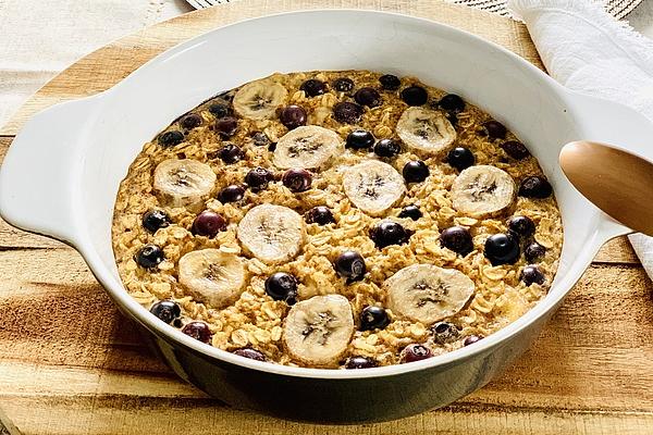 Oatmeal with Baked Banana and Blueberries