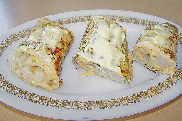 Omelette with Asparagus and Cheese Filling