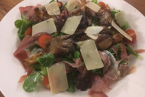 Oyster Mushrooms on Lamb`s Lettuce with Parma Ham and Parmesan Shavings