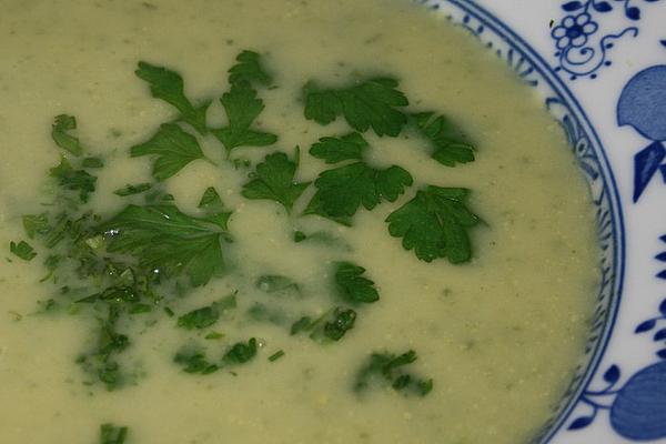 Parsley Soup with Potatoes