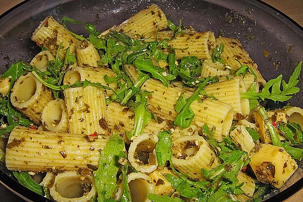 Pasta Salad with Rocket, Garlic, Pesto and Cheese