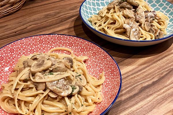 Pasta with Mushroom Gorgonzola Sauce