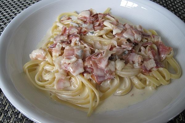 Pasta with Pancetta in Creamy Gorgonzola Cream