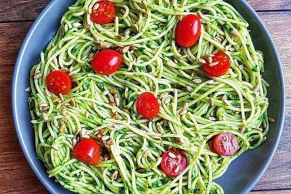 Pasta with Spinach Pesto