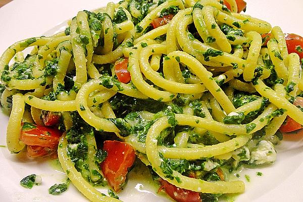 Pasta with Spinach, Sheep Cheese and Tomato
