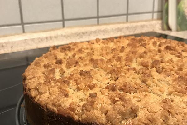 Pear Cake with Crumble and Sour Cream