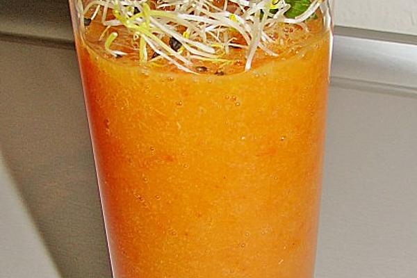 Pick-me-up Smoothie Made from Persimmon, Orange and Tomato