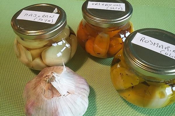 Pickled Garlic with Kick
