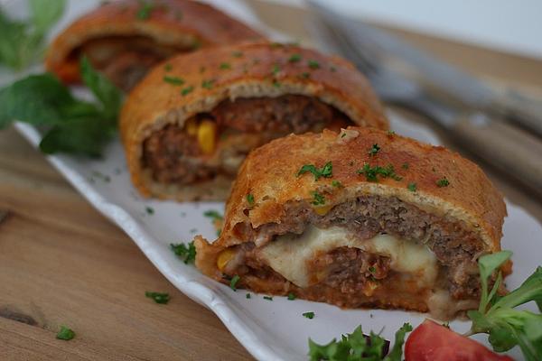 Pizza Roll with Minced Meat
