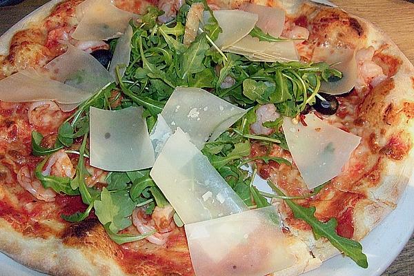 Pizza with Shrimp, Rocket &amp; Cherry Tomatoes