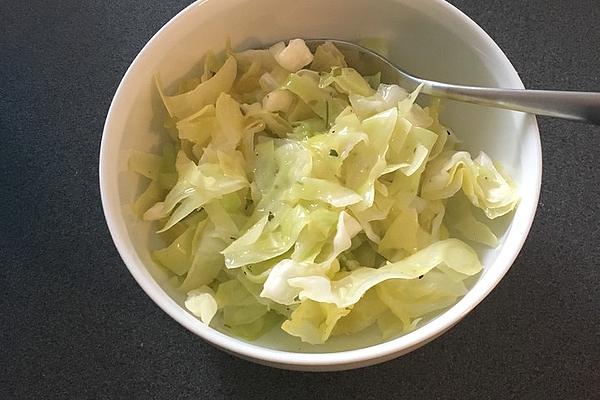 Pointed Cabbage Raw Vegetable Salad – Fresh, Crunchy, Tasty