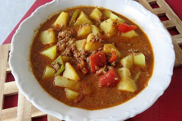Potato and Pepper Soup with Minced Meat