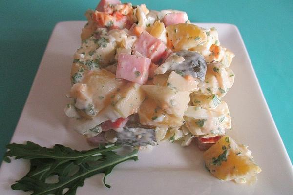 Potato Salad with Meat Sausage and Apples
