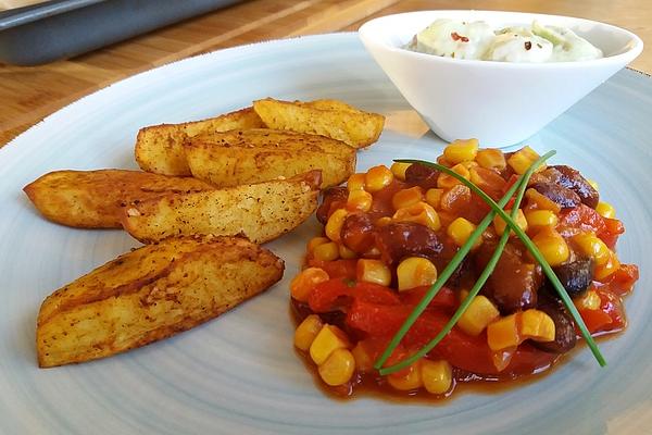 Potato Wedges with Mexican-style Vegetables and Guacamole
