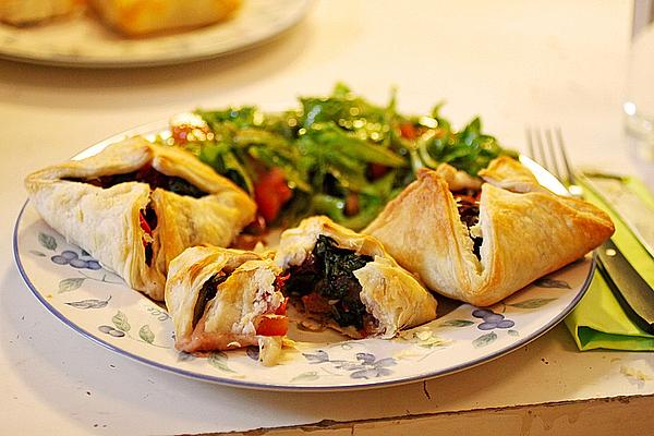 Puff Pastry Pockets Filled with Tomatoes and Spinach