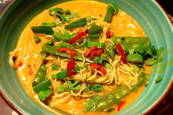 Quick Thai Curry Glass Noodle Soup