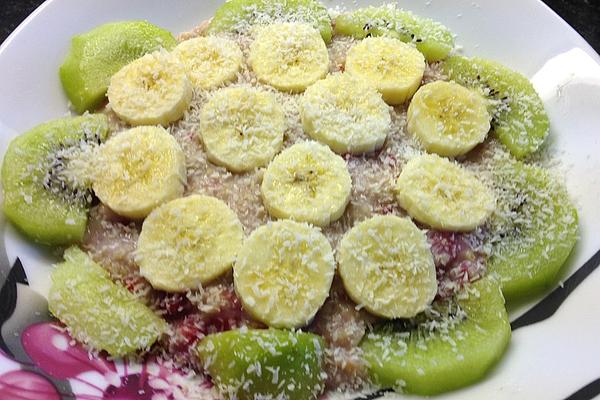 Raspberry Porridge with Banana and Kiwi