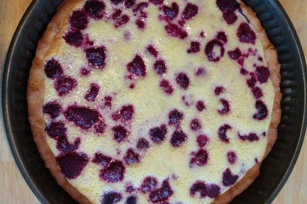 Raspberry Tart with Crème Fraîche