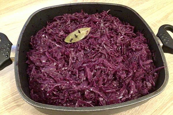 Red Cabbage with Apples