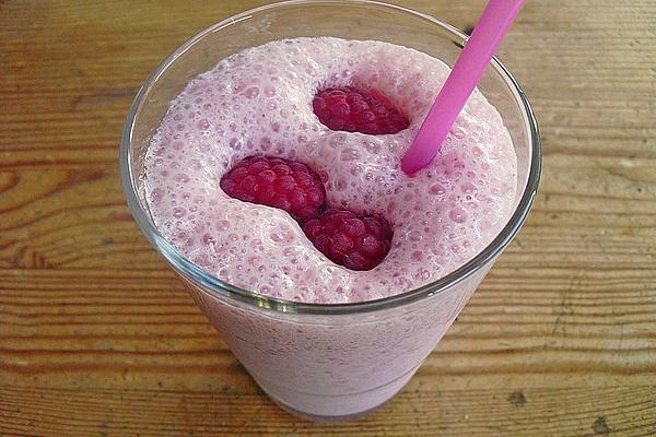 Refreshing Raspberry Milkshake