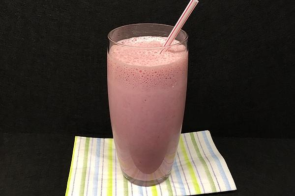 Refreshing Strawberry Milkshake