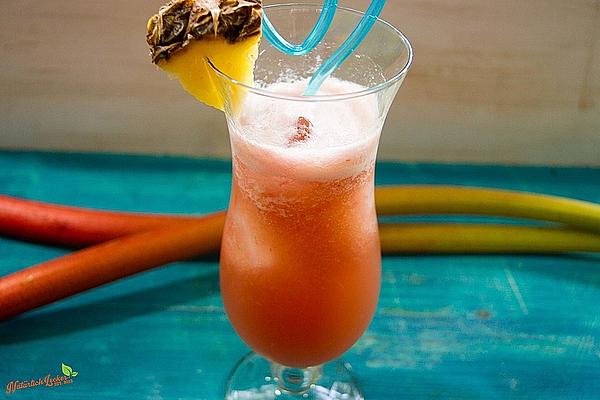 Rhubarb and Pineapple Spritzer