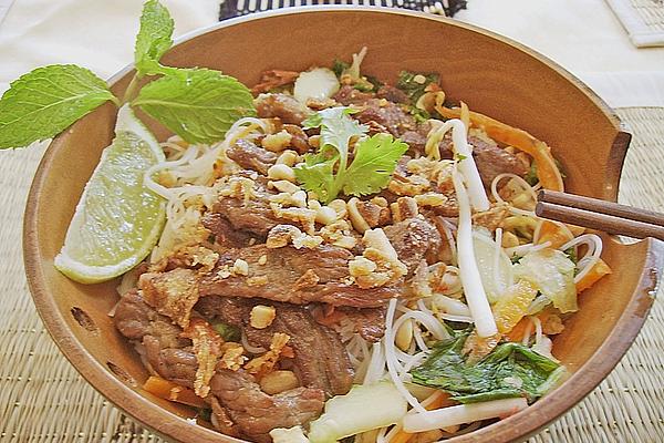 Rice Noodle Salad with Beef and Lemongrass